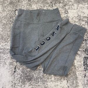 Women’s UConn Pants!
